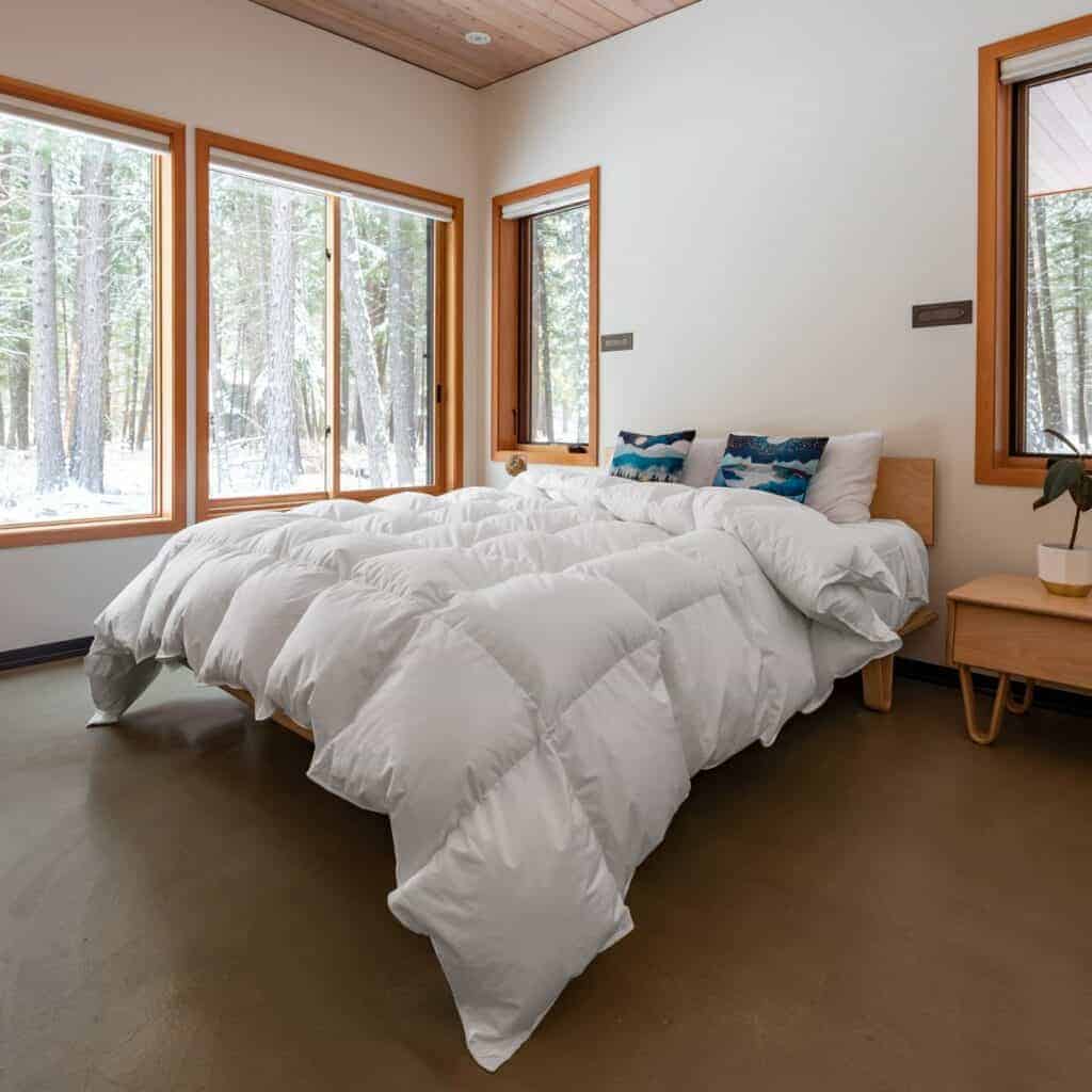 feathered friends organic bavarian  down comforter mazama